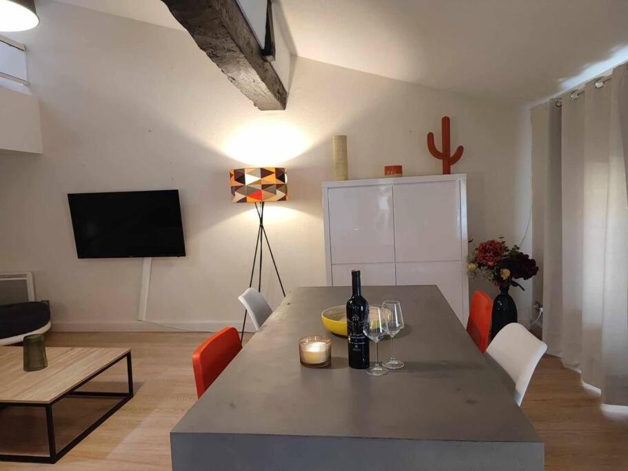 Apartament Charme De Victor Conciergeriedamecarcas Carcassonne Zewnętrze zdjęcie